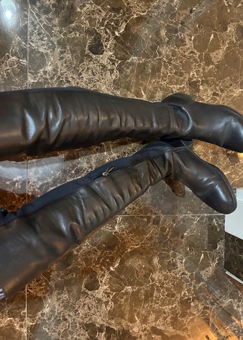 Kadın Siyah Deri Diz Üstü Tokalı Bot - Görsel 3