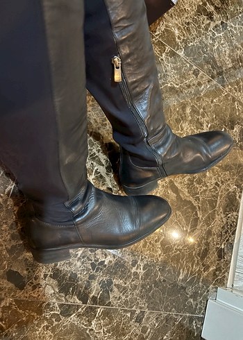 Kadın Siyah Deri Diz Üstü Tokalı Bot - Görsel 4