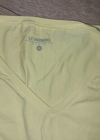 Sarı V Yaka Kadın Tişört - Görsel 2