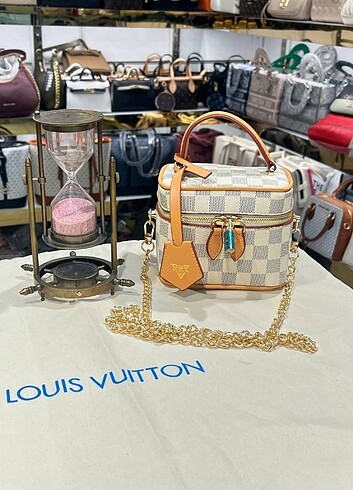 LOUIS VUITTON VANİTY CHAİN POUCH - Görsel 9