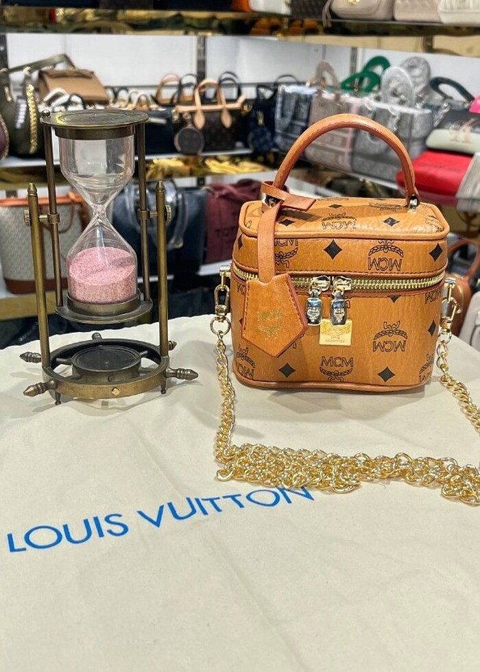 LOUIS VUITTON VANİTY CHAİN POUCH - Görsel 4
