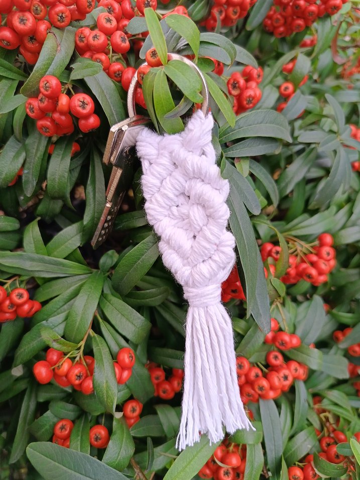 Beyaz Bohem Püsküllü Anahtarlık - Görsel 3