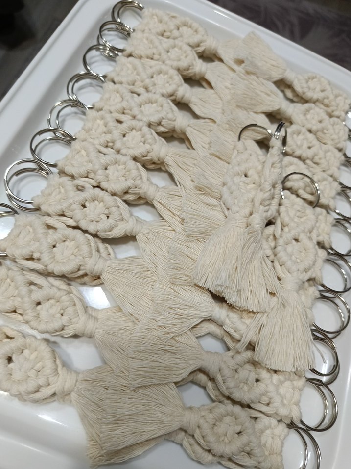 Bohem Beyaz Püsküllü Anahtarlık - Görsel 3