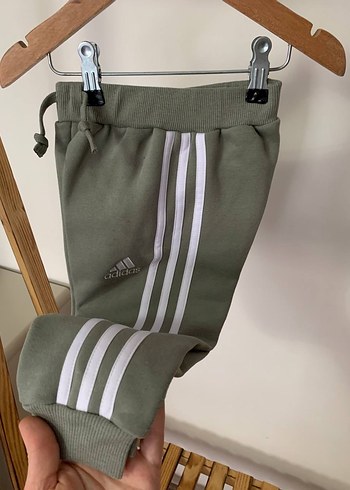 4 Yaş Beden gri Renk Adidas Kapüşonlu Eşofman Takımı