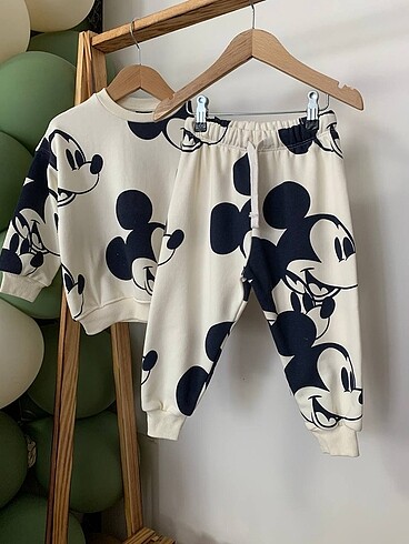 5 Yaş Beden beyaz Renk ZARA MİCKEY MOUSE TAKIM
