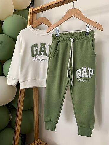 10 Yaş Beden yeşil Renk GAP CALİFORNİA TAKIM
