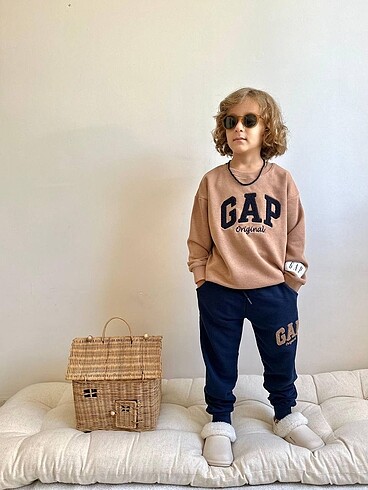 Gap düzene nakışlı takım