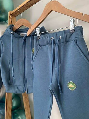 8 Yaş Beden mavi Renk LACOSTE HIRKALI TAKIM