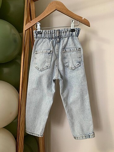 4 Yaş Beden mavi Renk ZARA AYICIKLI JEAN