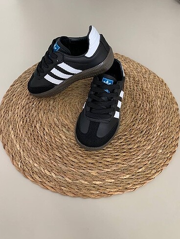 28 Beden siyah Renk Adidas samba spor ayakkabı