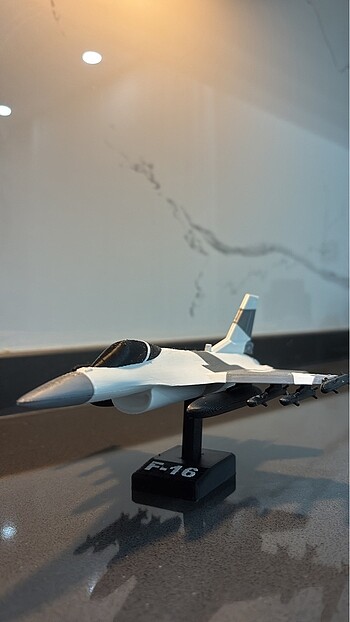 Beden F-16 MAKET SAVAŞ UÇAĞI