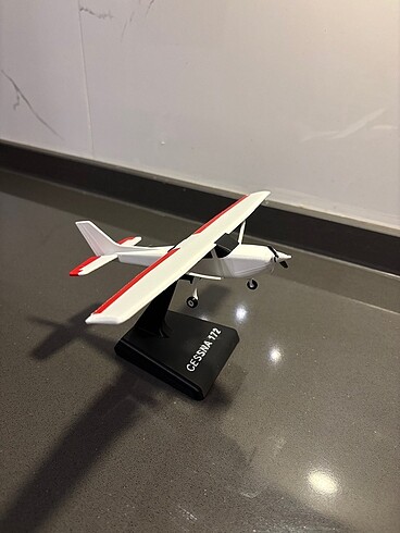 Beden Renk CESSNA 172 MAKET UÇAK