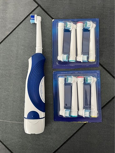 Oral-B Oral-B Pilli Diş Fırçası