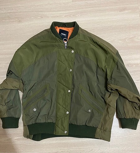 Pull and Bear Montt