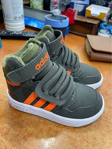 24 Beden Adidas çoçuk ayakkabı orijinal