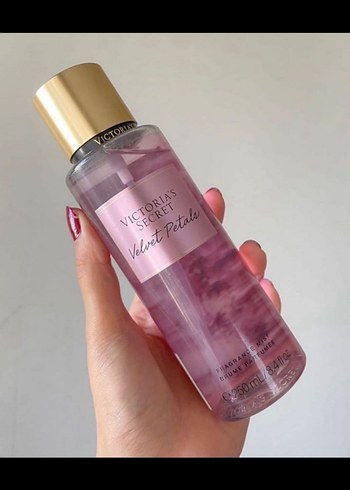 Victoria's Secret Velvet Petals Kadın Parfümü