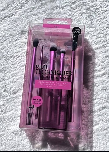 Huda Beauty Easy Bake Pudra - Cherry Blossom Cake - Görsel 4