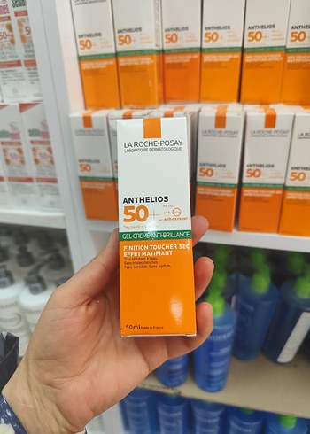 La Roche-Posay Anthelios SPF 50+ Matlaştırıcı Jel Krem - Görsel 6