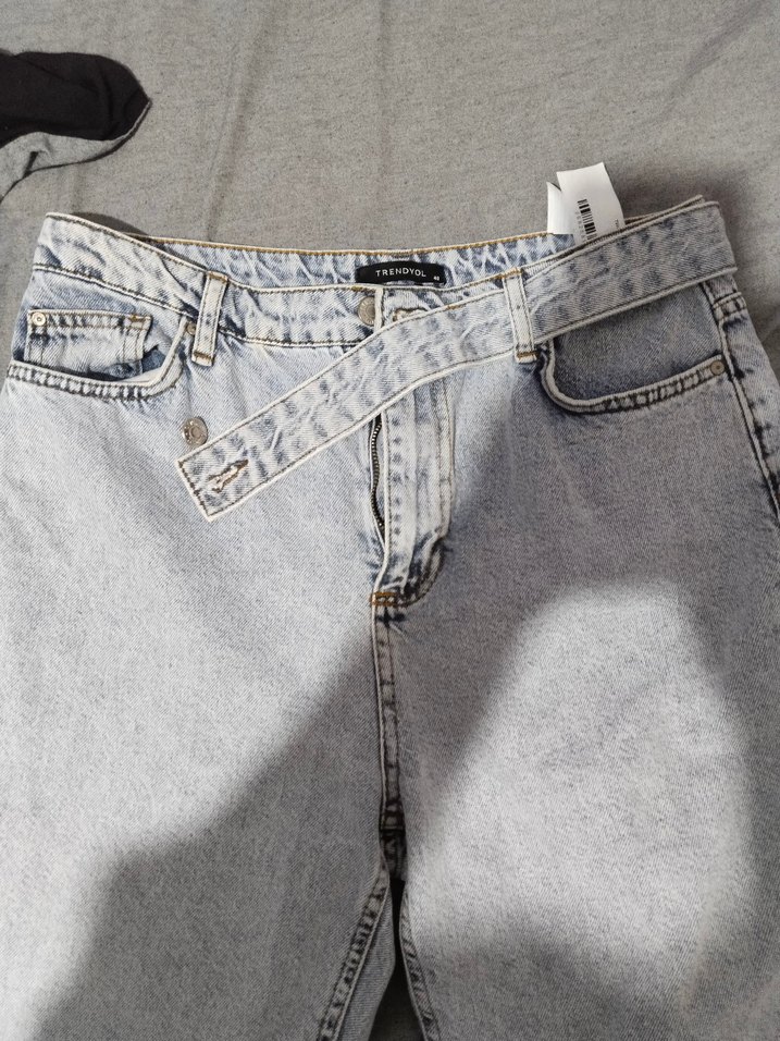 Bol Kesim buz mavisi Denim Kemerli Kadın Jean - Görsel 2