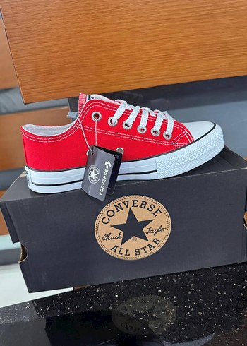 37 Beden kırmızı Renk Kırmızı Converse Kadın Spor Ayakkabı
