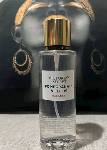 Victoria's Secret Nar & Lotus Parfümü