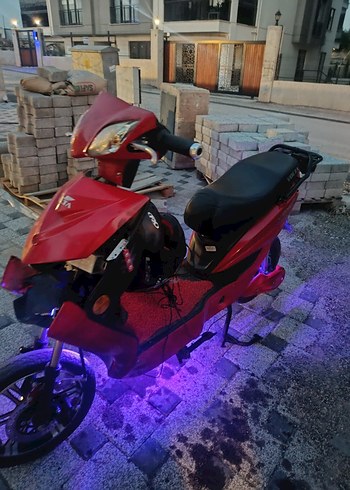 Kırmızı Çocuk Scooterı