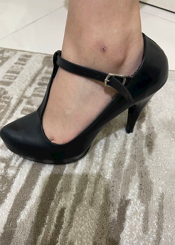 Diğer Kadın Siyah deri Tokalı Stiletto Topuklu Ayakkabı