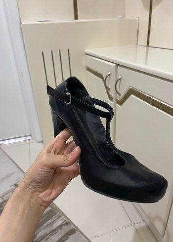 38,5 Beden Kadın Siyah deri Tokalı Stiletto Topuklu Ayakkabı