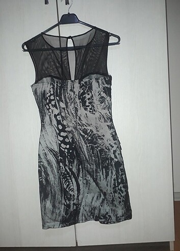 Siyah gri karışık desenli tül detaylı mini abiye elbise - Görsel 5