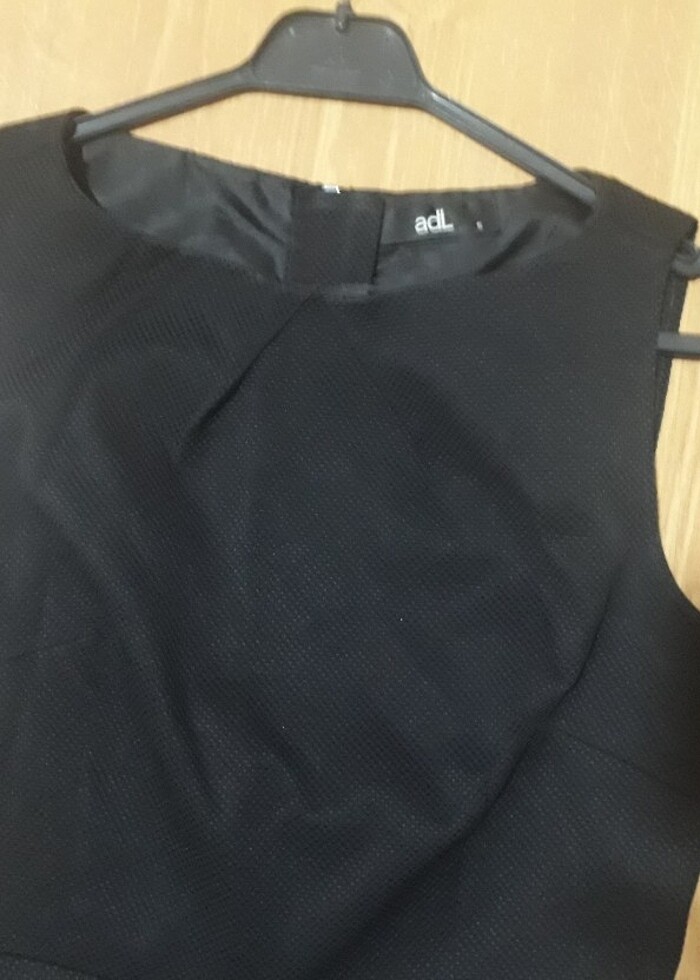 Siyah sıfır kol elbise - Görsel 3