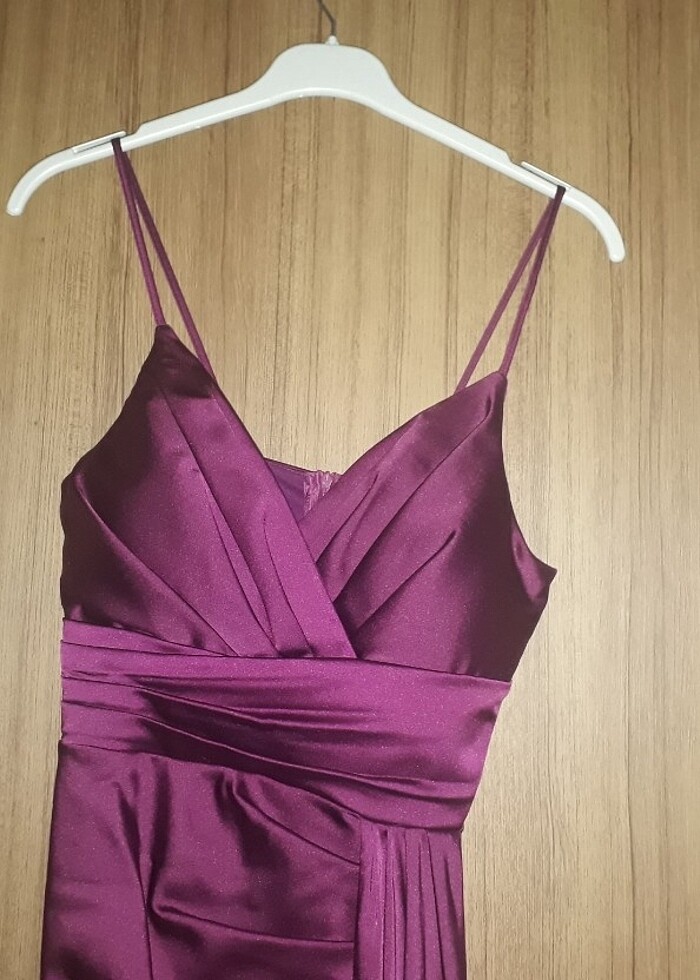 Mürdüm ince askılı abiye elbise - Görsel 2