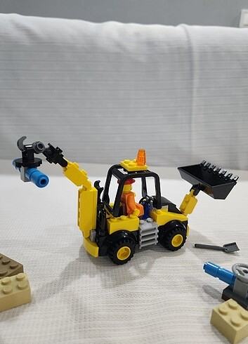 Beden LEGO JUNİORS 10666 DIGGER BUILDING