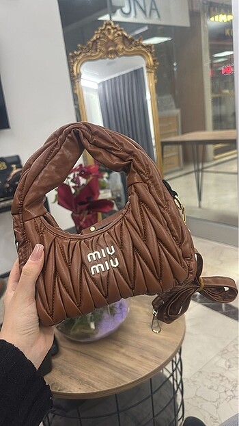  Beden Miu Miu kadın çanta