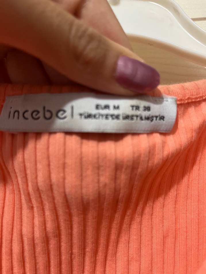 Piliseli V Yaka Kısa Kollu Bluz - Görsel 4