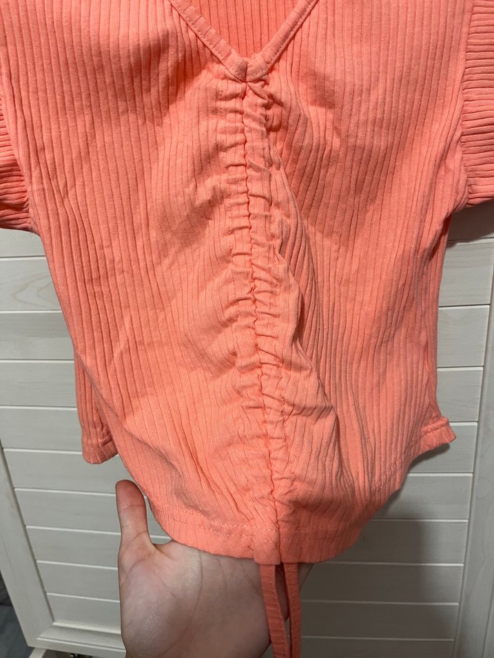 Piliseli V Yaka Kısa Kollu Bluz - Görsel 2