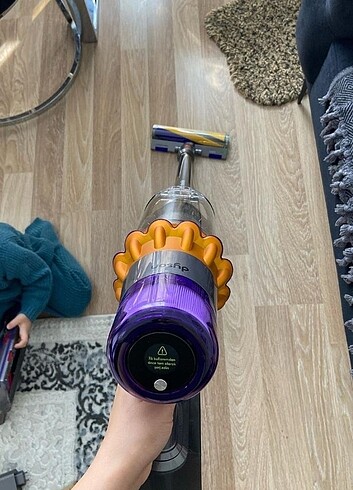 YEPYENİ DYSON V15 LAZER BAŞLIKLI SÜPÜRGE