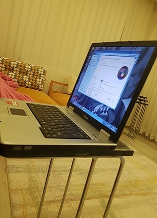 Toshiba L10 laptop bilgisayar