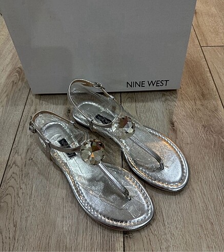 nine west taşlı sandalet