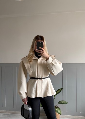 Bej Kemerli Kısa Deri Kadın Ceket - Görsel 3