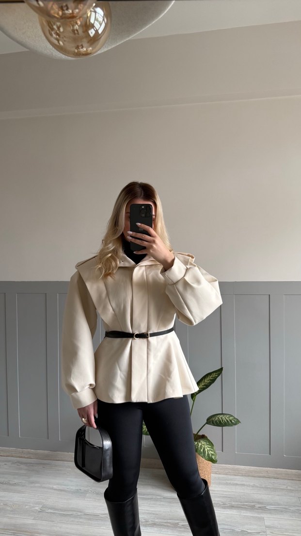 Bej Kemerli Kısa Deri Kadın Ceket - Görsel 3