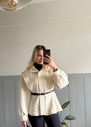 Bej Kemerli Kısa Deri Kadın Ceket - Görsel 2