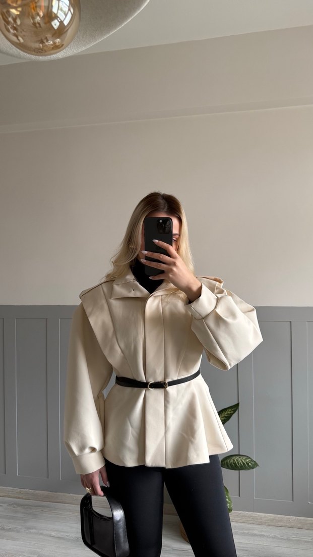 Bej Kemerli Kısa Deri Kadın Ceket - Görsel 3