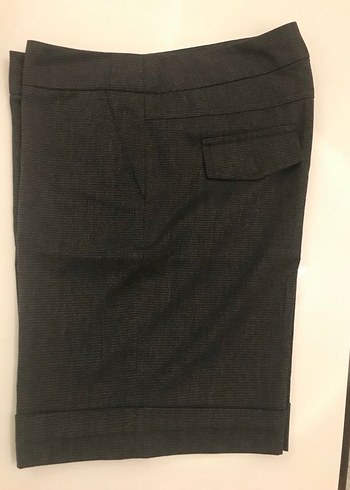 Gri Düğmeli Kadın Kumaş Şort - Görsel 2