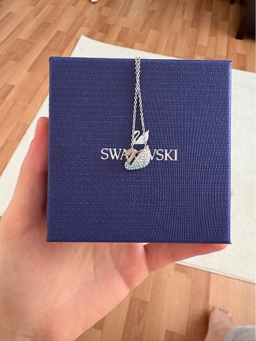 Swarovski Kuğu Kolye
