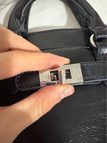  Beden siyah Renk Stradivarius Kol Çantası