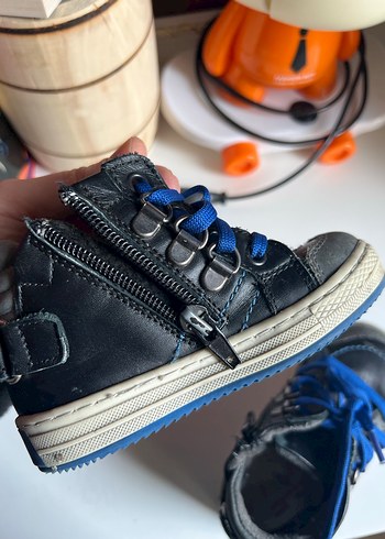 Mavi Bağcıklı Erkek Çocuk Botu - Görsel 4