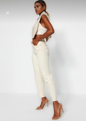 Trendyolmilla Ekru yüksek bel mom jean - Görsel 2