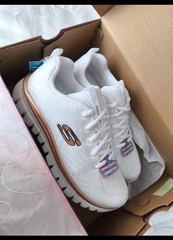 Skechers