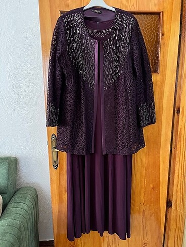 Mürdüm Rengi Şık Elbise
