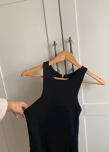 Siyah Yüksek Yakalı Kolsuz mango Elbise - Görsel 4